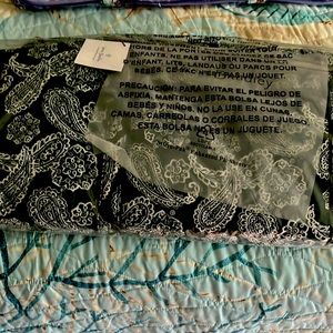 Vera Bradley duffle bag